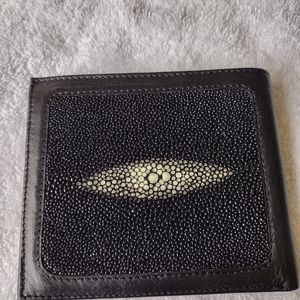 Men's Bifold Wallet Genuine Stingray Leather NWOT Black